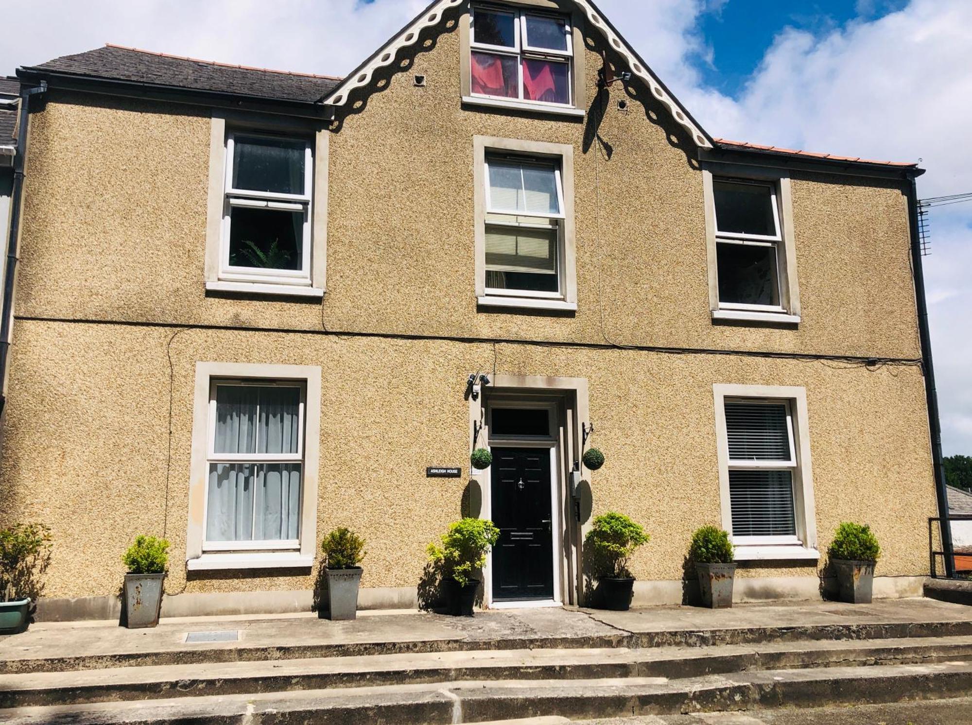 Nyth Bach - Little Nest * Pembroke Dock